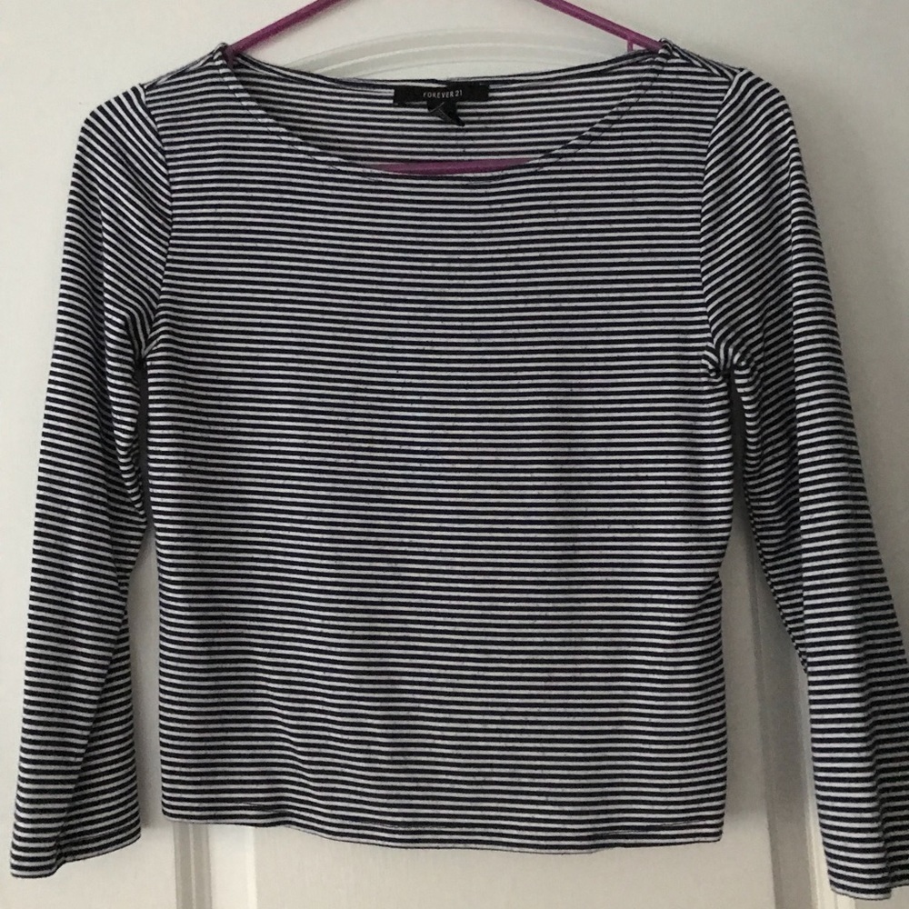 Long sleeve crop top